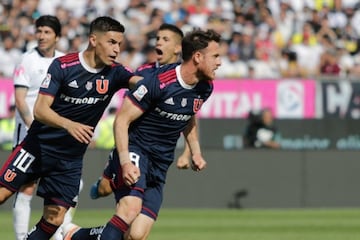 Angelo Henríquez anotó 3 goles, en 9 Superclásicos por Universidad de Chile.