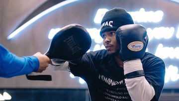 Shakur Stevenson durante una sesión de entrenamiento.