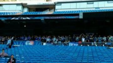 Trescientos aficionados animan al Schalke en el Bernabéu