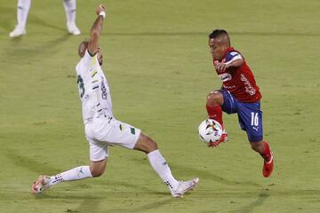 Las mejores fotografías del duelo entre el Independiente Medellín y Atlético Bucaramanga por la fecha 12 de la Liga BetPlay en el Atanasio Girardot. 