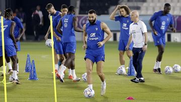 Benzema, en un entrenamiento durante el Mundial de Qatar con la selección francesa.