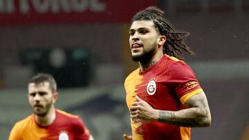 El lateral firmó hace unos meses con el Galatasaray proveniente de Newcastle United y todo lucía en buen camino hasta que medios locales contrarrestaron.