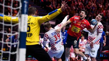 Alex Dujshebaevlanza durante la final del Europeo de Balonmano entre España y Croacia.