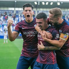El Huesca se lleva la batalla de los ex Primeras