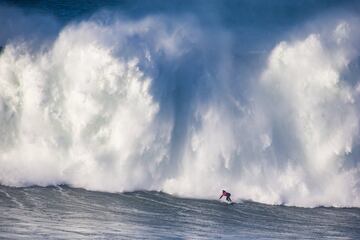 TUDOR Nazar¨¦ Tow Surfing Challenge presented by Jogos Santa Casa.
