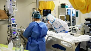 Milan (Italy), 24/03/2020.- Doctors and nurses work in the intensive care department of the Vizzolo Predabissi Hospital, dedicated to coronavirus patients, in Milan, Italy, 24 March 2020. (Italia) EFE/EPA/Andrea Canali