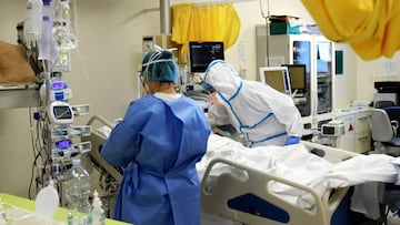 Milan (Italy), 24/03/2020.- Doctors and nurses work in the intensive care department of the Vizzolo Predabissi Hospital, dedicated to coronavirus patients, in Milan, Italy, 24 March 2020. (Italia) EFE/EPA/Andrea Canali