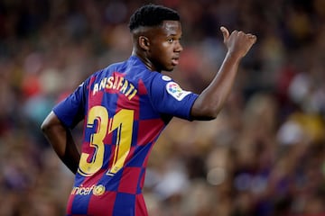 La gran revelación de la temporada es Ansu Fati. El joven canterano del Barcelona ha tirado la puerta del vestuario y es uno de los preferidos de la afición blaugrana. El talento de Fati es tan grande que es capaz de competir con Dembélé y Griezmann por un puesto en el once. 2 goles en 5 partidos ligueros avalan a la estrella de 16 años.