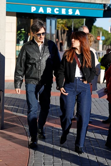 Los hermanos Alberto y Laura Caballero acuden al Tanatorio.