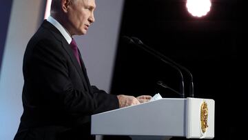 Russian President Vladimir Putin delivers a speech during a concert dedicated to the 100th birth anniversary of Soviet and Russian poet Rasul Gamzatov at the State Kremlin Palace in Moscow, Russia, September 28, 2023. Sputnik/Vyacheslav Prokofyev/Pool via REUTERS ATTENTION EDITORS - THIS IMAGE WAS PROVIDED BY A THIRD PARTY.