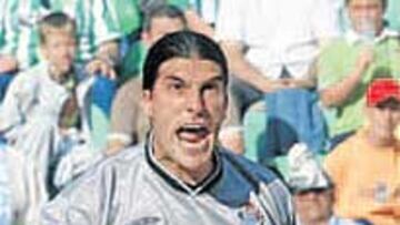 Ha pasado de ser el portero menos goleado al más goleada de la categoría.