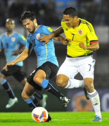 Uruguay golea a Colombia 3-0 en el Centenario