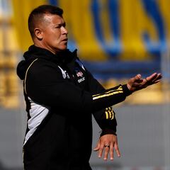 La sorpresiva alerta que mandó Almirón: “Los necesito a todos”