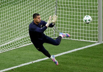 Fran Vieites del Real Betis durante el entrenamiento