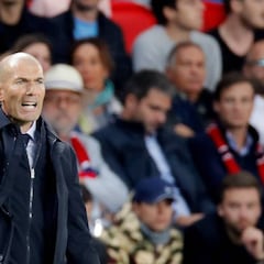 Zidane medita volver al sistema de tres centrales o al 4-4-2