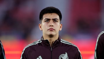 Soccer Football - FIFA Under 20 World Cup - Quarter Final - Mexico v Argentina - Estadio Nacional Julio Martinez Pradanos, Santiago, Chile - October 11, 2025 Mexico's Gilberto Mora before the match REUTERS/Pablo Sanhueza