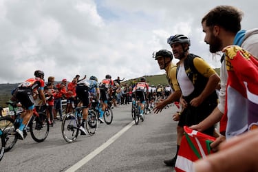 Gran ambiente en el Puerto de la Cruz Verde durante la etapa de hoy. 