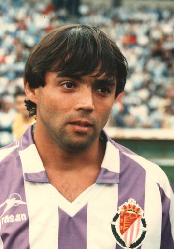 Real Madrid: 1981-84
Real Valladolid: 1987-88