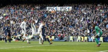 Sergio Ramos marca el 2-0.