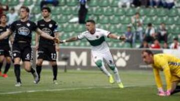 Sergio León celebrando el primer tanto.