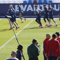 El Levante cesa toda actividad "hasta nuevo aviso"