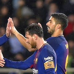 Suárez y Messi 'retiran' a Piqué