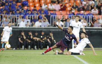 2-3. Pierre-Emerick Aubameyang marc¨® el tercer gol.