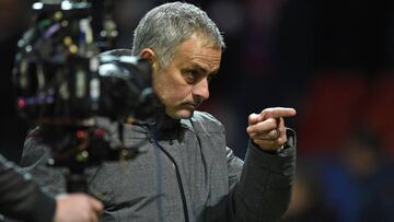 Manchester United&#039;s Portuguese manager Jose Mourinho gestures as he leaves after the UEFA Champions League Group A football match between Manchester United and CSKA Moscow at Old Trafford in Manchester, north west England on December 5, 2017.
 Manchester United won the game 2-1. / AFP PHOTO / Oli SCARFF