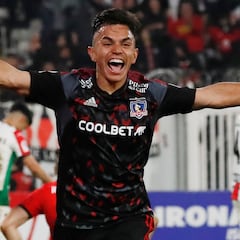 Colo Colo resiste y Pizarro le da un sufrido triunfo en Copa Chile