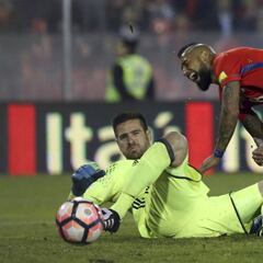 La Roja de Pizzi repite los números de la era Olmos