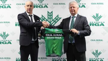 Acto de la renovación del acuerdo de patrocinio entre el Caja Rural y la compañía de seguros RGA.