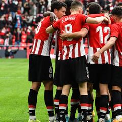 El Athletic, premiado por la UEFA como mejor club profesional de fútbol base