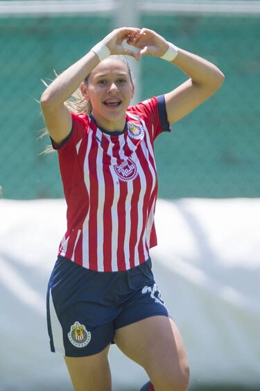 Doblete de Norma Palafox y Chivas mantiene paso perfecto