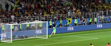 Atajada de Jordan Pickford ante Colombia.