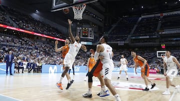 Thompkins, ante el Valencia.