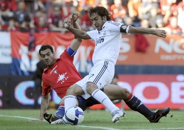 Cruchaga y Raúl, en aquel Osasuna-Real Madrid de la 2008-09.