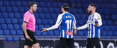 Un cocodrilo en el baño