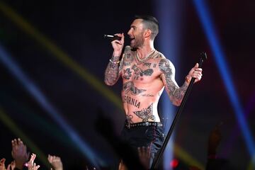 El padre del cantante de Maroon Five tiene una exitosa cadena de tiendas de ropa.