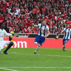 El golazo de Héctor Herrera para la victoria del Porto