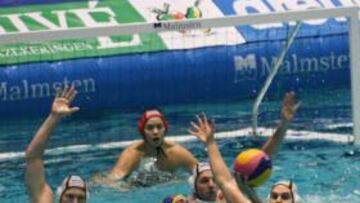 Felipe Perrone, con el balón.
