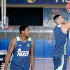 El Madrid se estrena con Doncic, Carroll, Taylor y Thompkins