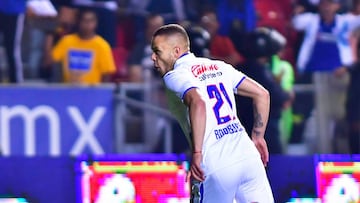 Cruz Azul trollea a árbitros tras error en cambio de Domínguez