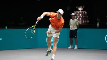 Bologna (Italy), 15/09/2024.- Botic van de Zandschulp (pictured) and Wesley Koolhof of the Netherlands play against Andrea Vavassori and Simone Bolelli of Italy during the Davis Cup Finals Group A match between Italy and the Netherlands in Bologna, Italy, 15 September 2024. (Tenis, Italia, Países Bajos; Holanda) EFE/EPA/MAX CAVALLARI