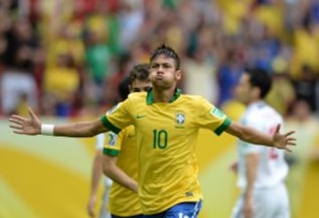 1-0. Neymar festeja el primer gol.