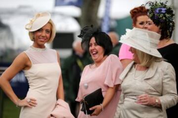 El viernes es tradicionalmente el día de las damas, de la mundialmente famosa Grand National Festival donde la moda y vestirse para impresionar es tan importante como el de carreras.