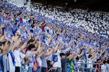 La aficin formando el ltimo tifo. 