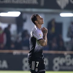 Oficial: Castro no renueva