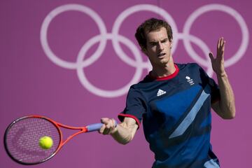 Menos de un mes le duró la pena a Murray. En los Juegos de 2012 disputados en Londres, el campeonato de tenis se disputó en Wimbledon. Y entonces Murray se tomó la revancha ante Federer y le venció en la final llevándose el oro.