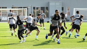 El Liverpool trabaj&oacute; en la Universidad de Doha antes de la final ante Flamengo. 