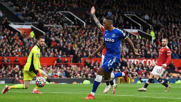 El defensor colombiano disput&oacute; los 90 minutos en Old Trafford. Tuvo una jugada de gol que fue anulada por un fuera de lugar muy ajustado.